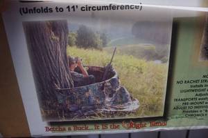 lot 82 image: The Right Blind Portable Collapsible Camo Tree Stand Blind Cover