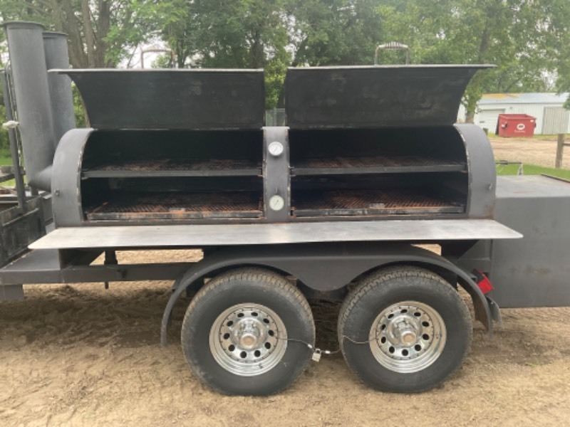lot 1 image: Klose Custom BBQ Pit, Smoker, Grill, Mobile Trailer