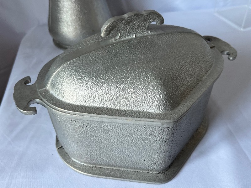 Guardian Cookware Triangular Aluminum Pot With Lid 