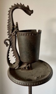 lot 21 image: Vintage Cast Iron Dragon Ashtray Stand