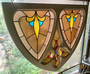 lot 2 image: Stunning Vintage Stained Glass Window Decor