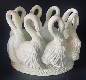 lot 49 image: Three White Swan Decorative Figurines by Hull, Frankoma and Holland Mold