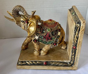 lot 53 image: Pair of Vintage Golden Colored Elephant Bookends
