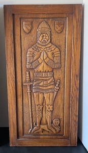 lot 69 image: Vintage Knight  Soldier  Warrior Carved Wooden Decor