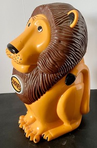 lot 158 image: Talking Lion Cookie Jar