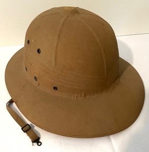 lot 164 image: Variety of Vintage Hats