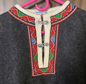 lot 259 image: Sportique Sweater