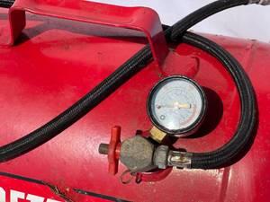 lot 322 image: Craftsman Five Gallon 135 PSI Air Tank Model 921.15200
