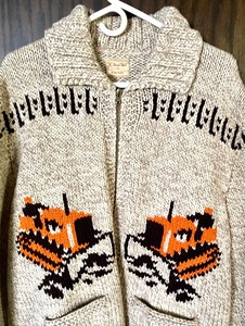 lot 271 image: Hand Knit Zip Front Sweater