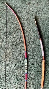 lot 413 image: 2 Vintage Bows