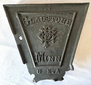 lot 428 image: Variety of Marvelous Vintage Metal Items