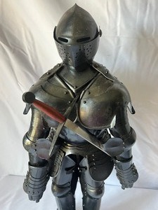 lot 50 image: Vintage Medieval Knight Figurine