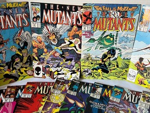 lot 42B image: (27) The New Mutants Comic Books