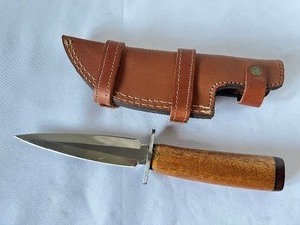 lot 24 image: Fixed Blade Knife with Leather Sheath