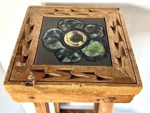 lot 178 image: Petite Wooden and Decorative Plant Stand