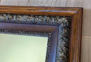 lot 85 image: Vintage Ornately Carved Wood Wall Mirror