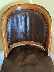 lot 88 image: Vintage Oak Office Chair