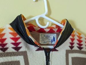 lot 94 image: Vintage Mens Montana Coat Co. Wool and Leather Southwestern Style Jacket