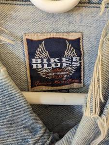 lot 98 image: Biker Blues Distressed Denim Harley Davidson Jacket with Patches