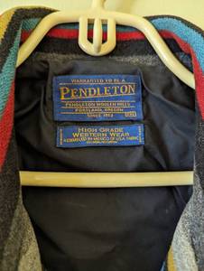 lot 100 image: Vintage Pendleton Wool Zip Up Jacket