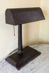 lot 104 image: Vintage Bronze Desk Lamp