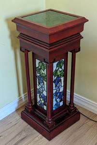 lot 106 image: Lighted Stained Glass and Wood Pedestal #2