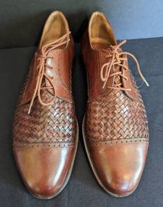 lot 122 image: J.  Peterman Mens Woven Dress Shoes