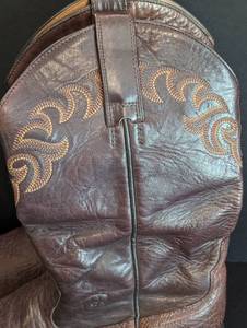 lot 123 image: Ariat Mens Leather Cowboy Boots