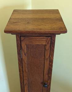 lot 201 image: Oak Storage Pedestal