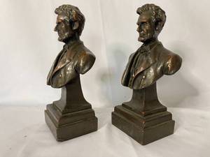 lot 369 image: PB Metal Lincoln Bookends