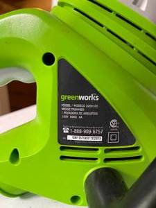 lot 379 image: Electric Greenworks 22 Inch Hedge Trimmer Model 2200102