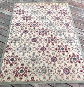 lot 449 image: Fine Area Rug