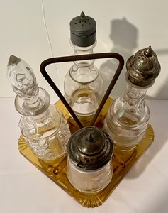 lot 467 image: Vintage Cruet Holder with 4 Cruets