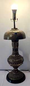 lot 492 image: Beautiful Vintage Brass Lamp