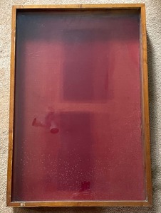 lot 493 image: Vintage Table Top Display Case