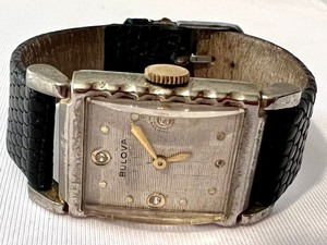 lot 471A image: Vintage Mens Bulova Wristwatch