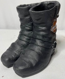 lot 521 image: Harley Davidson Boots Business Card  Pen Holder