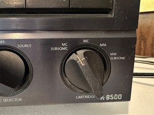 lot 530 image: Onkyo A-8500 Integra Receiver