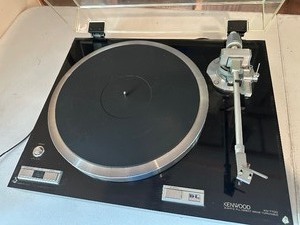 lot 532 image: Kenwood Turntable KD-7700