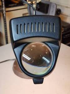 lot 366B image: Vintage Workbench Top Light Magnifier
