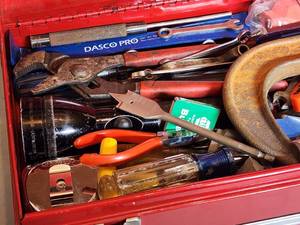 lot 504B image: Toolbox with Contents