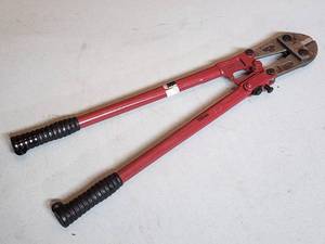 lot 527B image: 24in. Bolt Cutters