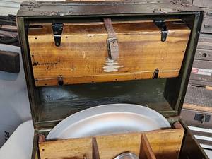 lot 513B image: Vintage Camping Mess Kit