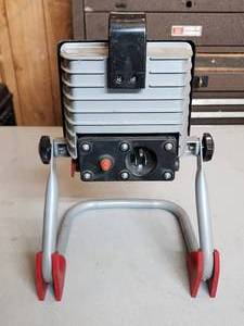 lot 542 image: Garage Shop Light