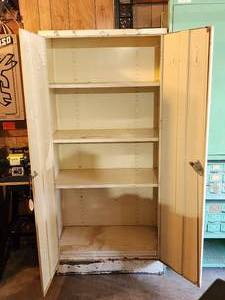 lot 319B image: Metal Storage Cabinet