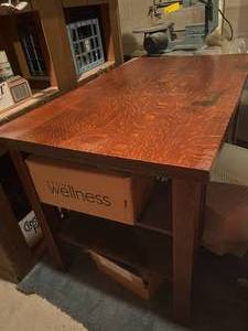 lot 11 image: Mission Style Desk