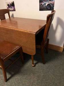 lot 27 image: Vintage Table and Chairs & 2 Leaves