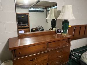lot 37 image: Vintage Dresser