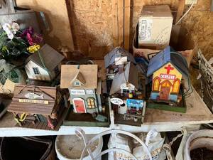 lot 79 image: Garden Contents