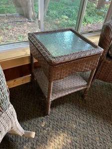 lot 72 image: Wicker and Glass End Table